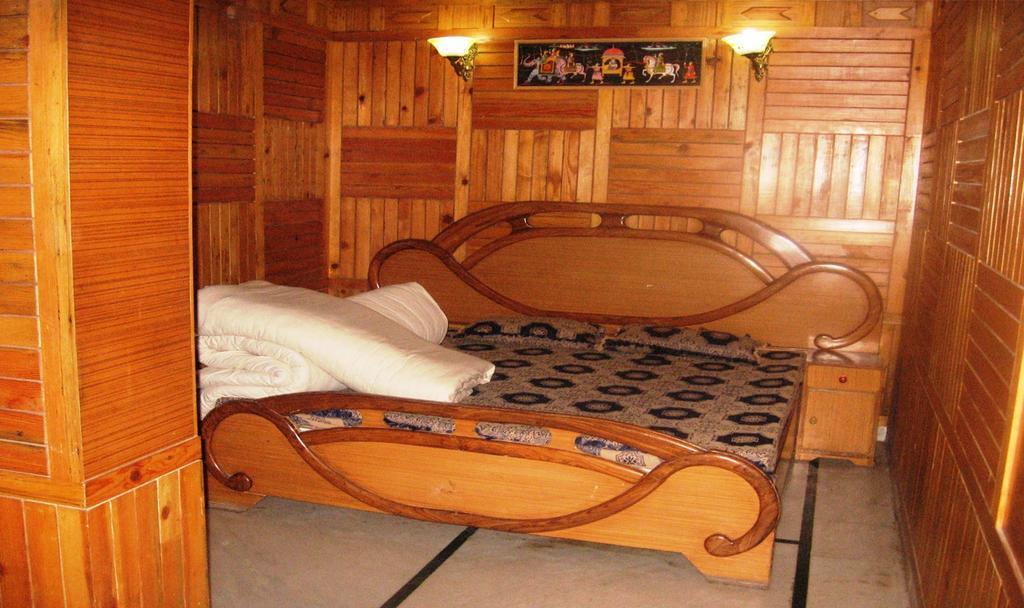 Hotel Arsh International Nainital Szoba fotó